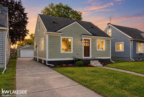 17800` Wexford St, Roseville, MI, 48066-4633 | Card Image