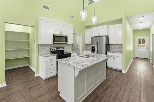 806 S Newsom St, Mineola, TX, 75773 | Card Image