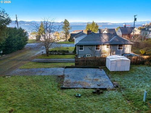 836 33rd St, Astoria, OR, 97103 | Card Image