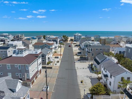 10 E 48th St, Long Bch Twp, NJ, 08008-3905 | Card Image