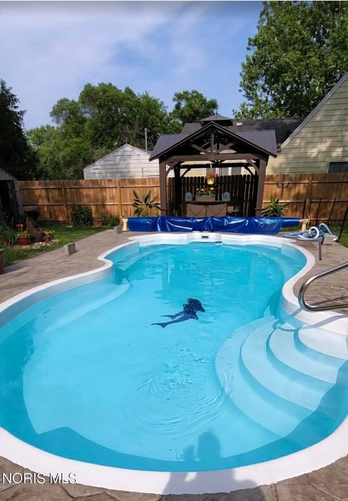8010 Hill Ave, Holland, OH, 43528-9708 | Card Image