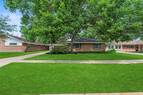6110 Shadow Crest Street, Houston, TX, 77074 | Card Image