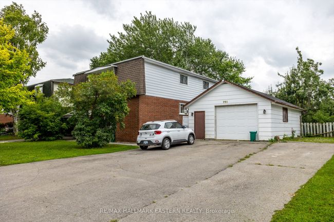 791 Stocker Rd, Home with 7 bedrooms, 3 bathrooms and 6 parking in Peterborough ON | Image 17
