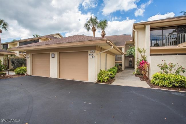 UNIT-203 - 537 Lake Louise Cir, Condo with 2 bedrooms, 2 bathrooms and null parking in NAPLES FL | Image 18