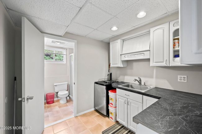 Basement Kitchenette | Image 37