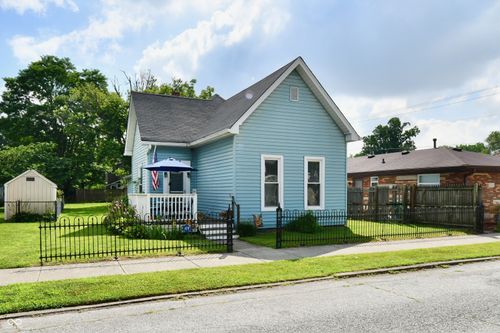 323 S Vine St, Plainfield, IN, 46168-1241 | Card Image