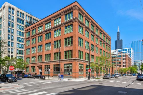 304-331 S Peoria St, Chicago, IL, 60607-3545 | Card Image