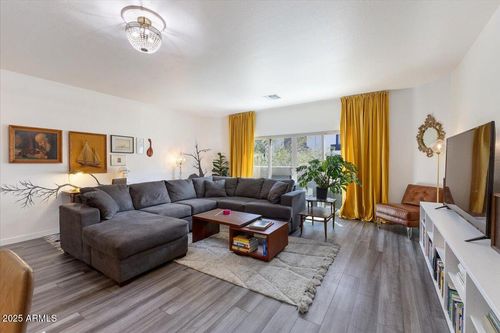 7842 N 20th Gln, Phoenix, AZ, 85021-6016 | Card Image