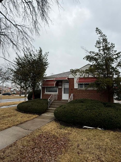 317 Frederick Ave, Bellwood, IL, 60104-1441 | Card Image