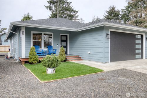 725 Wood Duck Ave Se, Ocean Shores, WA, 98569-8501 | Card Image