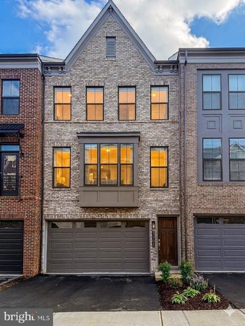 5207 Ridgeview Retreat Dr, CHANTILLY, VA, 20151-3996 | Card Image