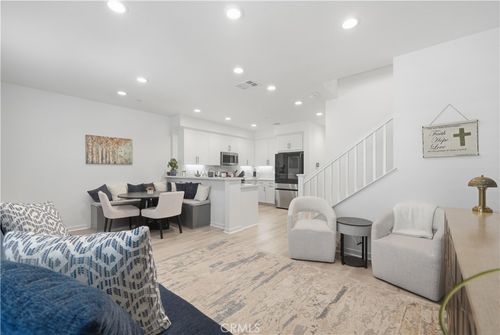 32340 Brunello Way, Temecula, CA, 92591-0388 | Card Image