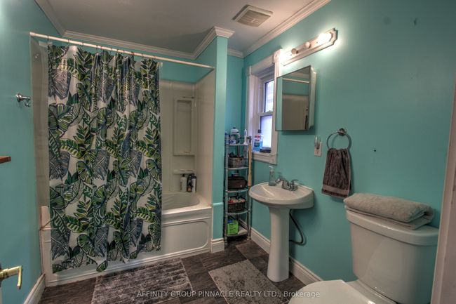 587 Chamberlain St, House other with 2 bedrooms, 1 bathrooms and 1 parking in Peterborough ON | Image 17