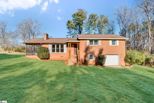 301 Dixon St, Clinton, SC, 29325-4274 | Card Image