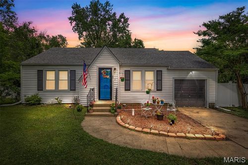 39 Pine St, Farmington, MO, 63640-1461 | Card Image