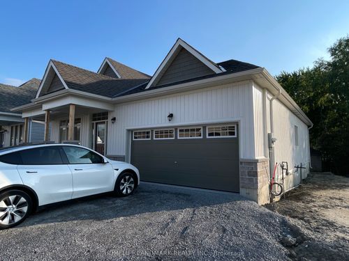 16 Pl Shelson, Sutton West, ON, L0E1R0 | Card Image