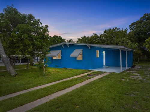 2107 Golfview Ct, Fort Pierce, FL, 34950-5438 | Card Image