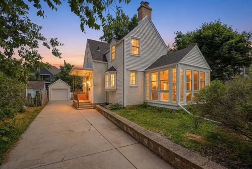 166 Kensington Dr, Madison, WI, 53704-5951 | Card Image