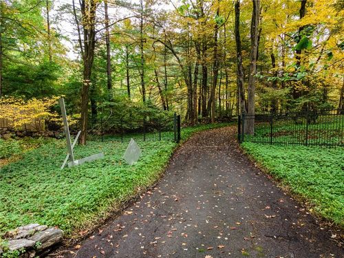 115 Old Roaring Brook Rd, Mount Kisco, NY, 10549-3719 | Card Image