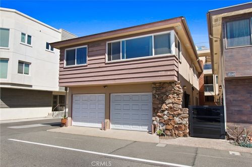 16342 N Pacific Ave, Sunset Beach, CA, 90742-2058 | Card Image