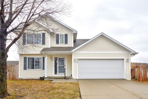825 Se Hummingbird Cir, Waukee, IA, 50263-8607 | Card Image