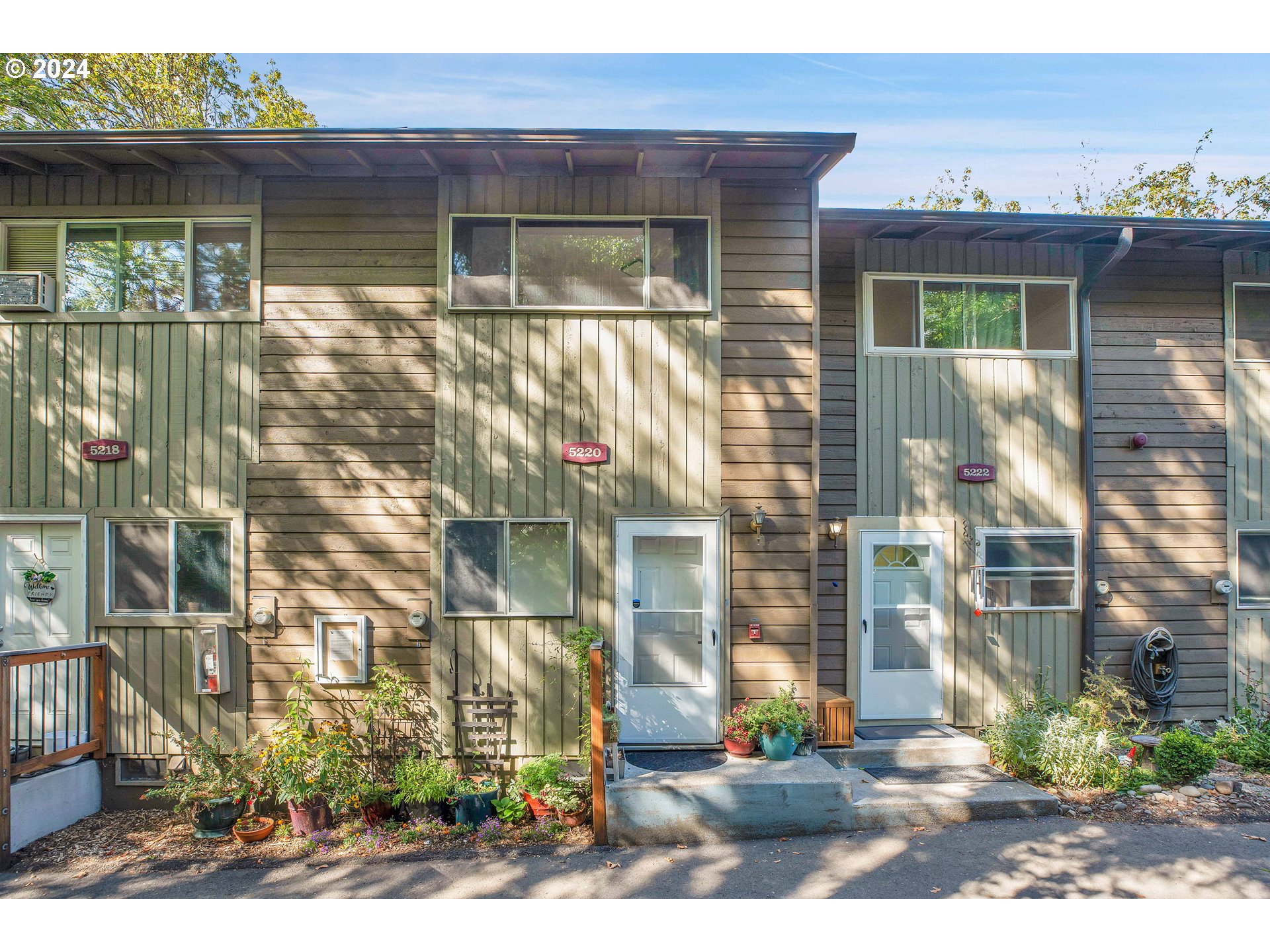 42nd Ave, Portland, OR 97221