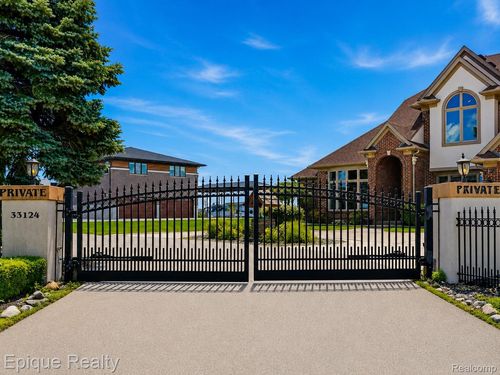 33124 N North River Rd. Road, Harrison Charter Township, MI, 48045 | Card Image