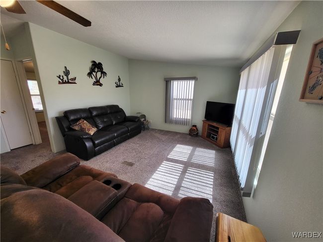 Living Room | Image 15