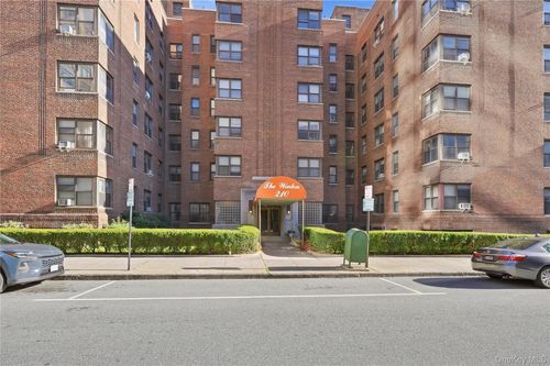5l-210 Martine Ave, White Plains, NY, 10601-3436 | Card Image