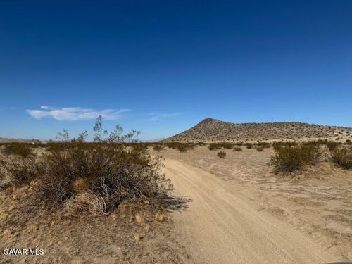 21500 E Avenue P4, Pearblossom, CA, 93553 | Card Image