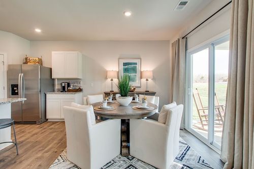 5008 Hunters Village Dr, Lebanon, TN, 37087-1676 | Card Image