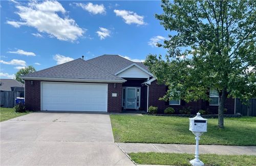 814 Irelan St, Lowell, AR, 72745-8817 | Card Image