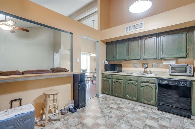 7228 Wayfarer Trl, House other with 4 bedrooms, 2 bathrooms and null parking in Fort Worth TX | Image 12