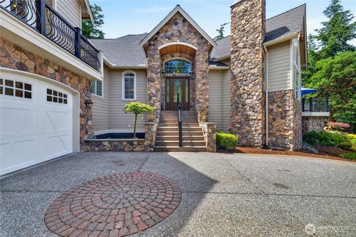 11946 New Morning Dr, Anacortes, WA, 98221-8388 | Card Image