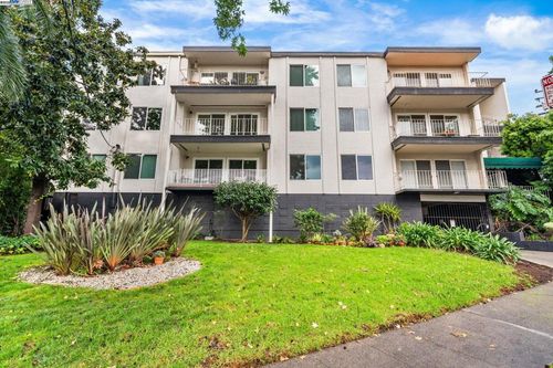 695 Mariposa Ave, Oakland, CA, 94610-1365 | Card Image