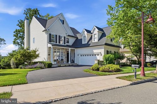 322 Waynebrook Dr, Chester Springs, PA, 19425-3840 | Card Image