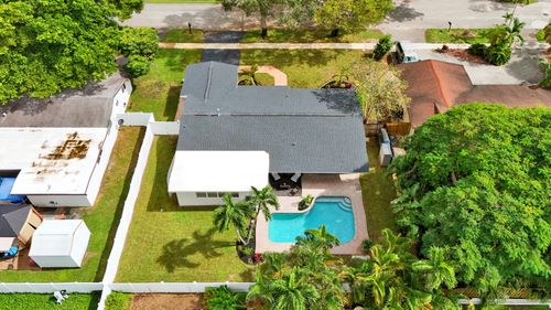 2000 Nw 117th Terrace, Pembroke Pines, FL, 33026 | Card Image
