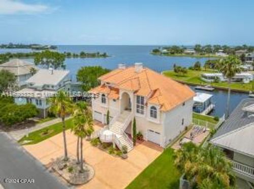 111 Royster Dr, CRAWFORDVILLE, FL, 32327-4628 | Card Image