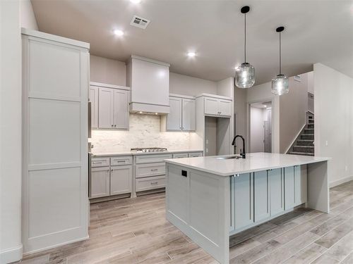 16108 Segovia Dr, Oklahoma City, OK, 73170-6125 | Card Image