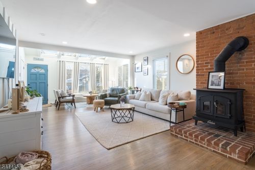 16 Cobb Pl, Morristown, NJ, 07960-5008 | Card Image