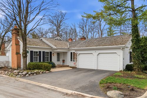 2 Court Of Mohawk Vly, Lincolnshire, IL, 60069-3211 | Card Image