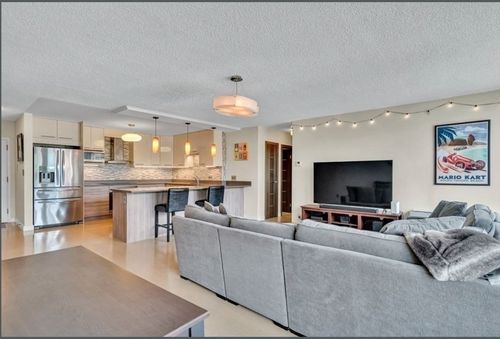 47-50 Park St, Brookline, MA, 02446-6200 | Card Image