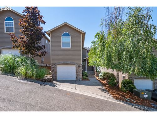1487 Four Seasons Dr, Roseburg, OR, 97470-3521 | Card Image