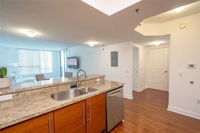 APT-1603N - 2641 N Flamingo Rd, Condo with 2 bedrooms, 2 bathrooms and null parking in Sunrise FL | Image 57