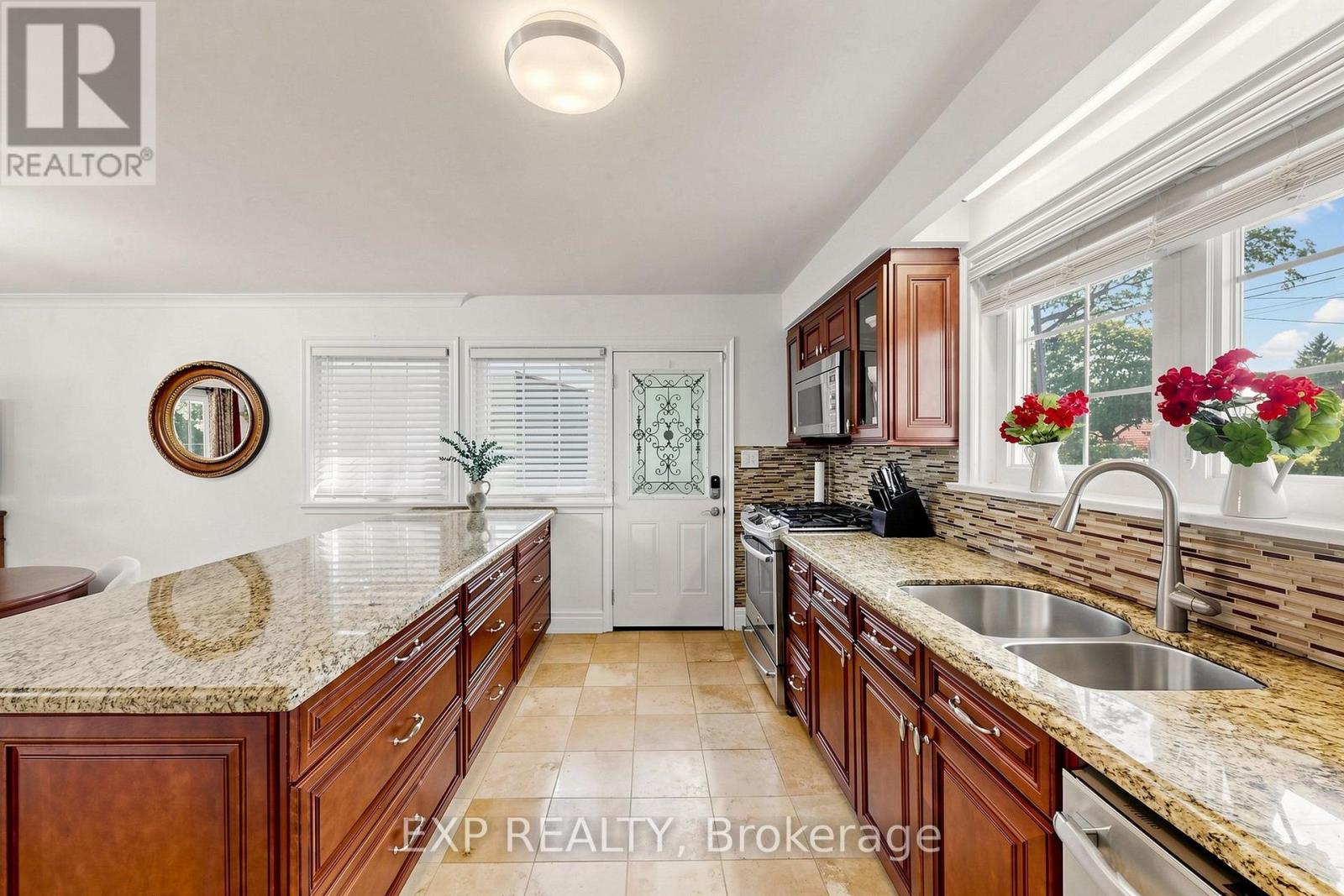 Residential in Toronto (Downsview-Roding-CFB) 5