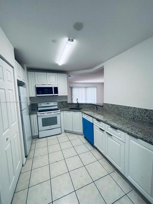 apt-105-3453 Nw 44th St, Lauderdale Lakes, FL, 33309-4267 | Card Image