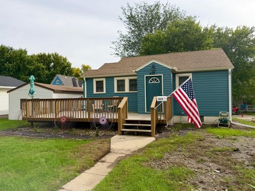 513 W Lincoln St, Luverne, MN, 56156-1433 | Card Image