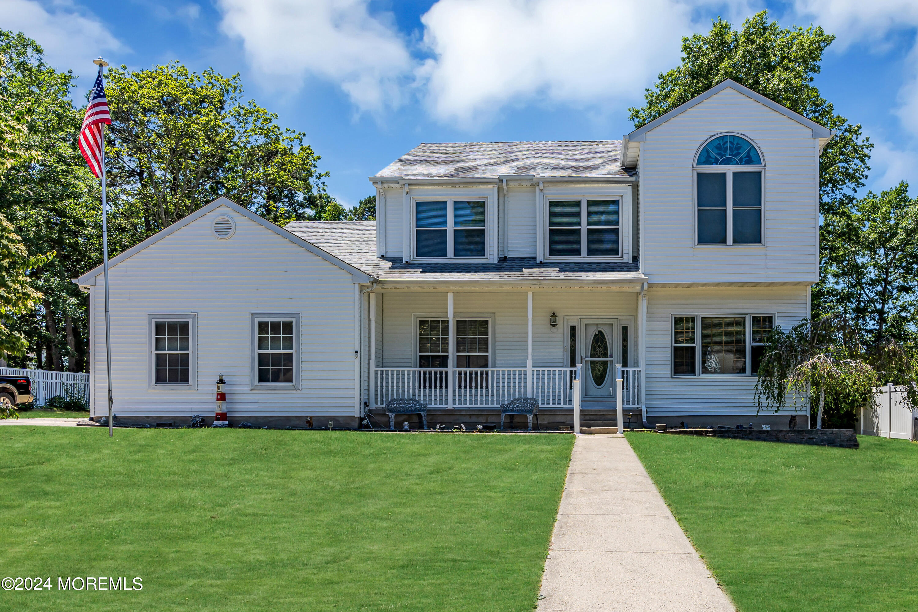 Royal Oak Dr, Waretown, NJ 08758