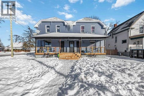 218-220 Mitton St S, Sarnia, ON, N7T3E1 | Card Image