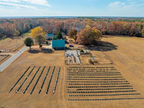 105 Thompson Ln, Egg Harbor Twp, NJ, 08234-7026 | Card Image